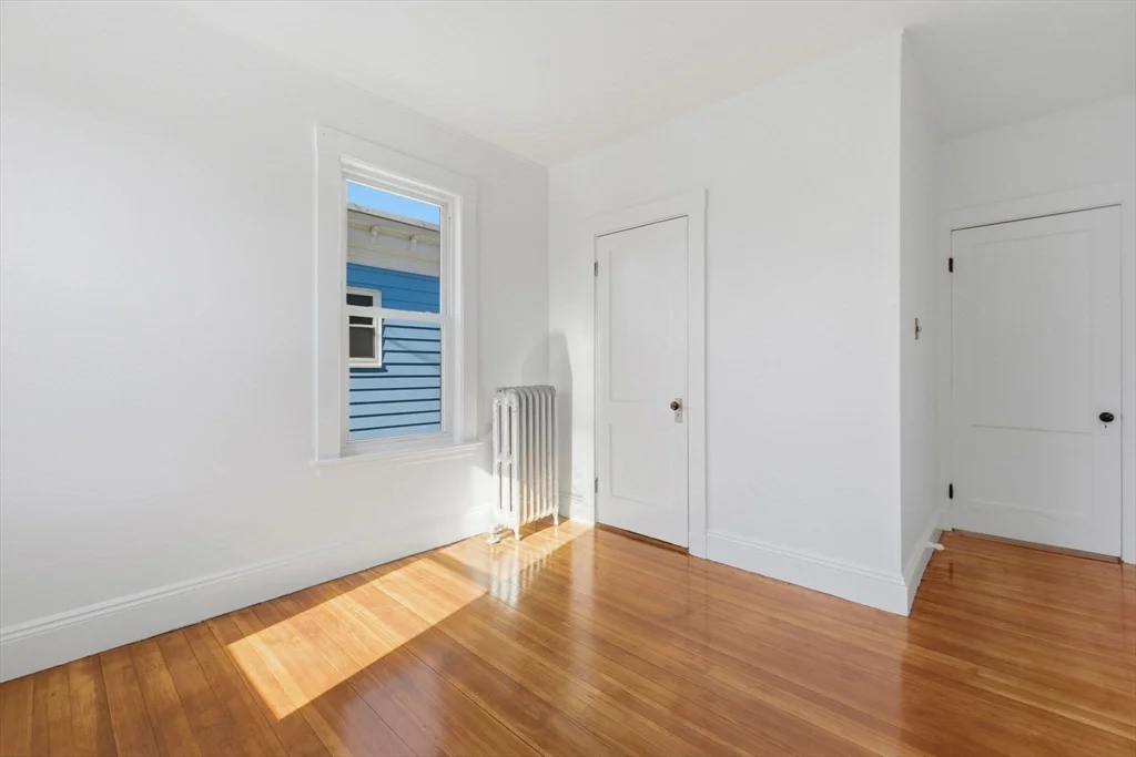 9 Sumner Sq, Dorchester