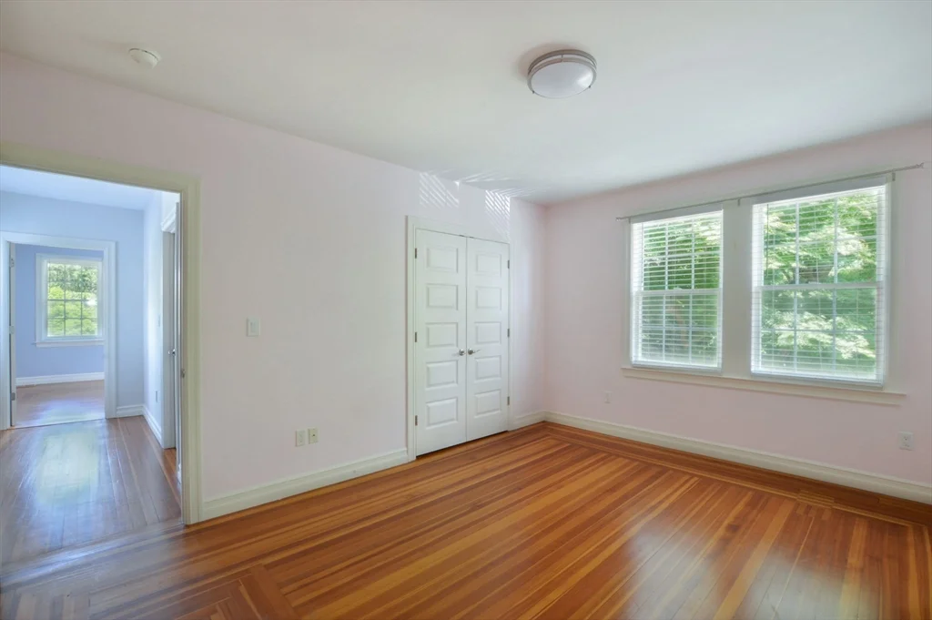 66 Tucker Ln, Dartmouth