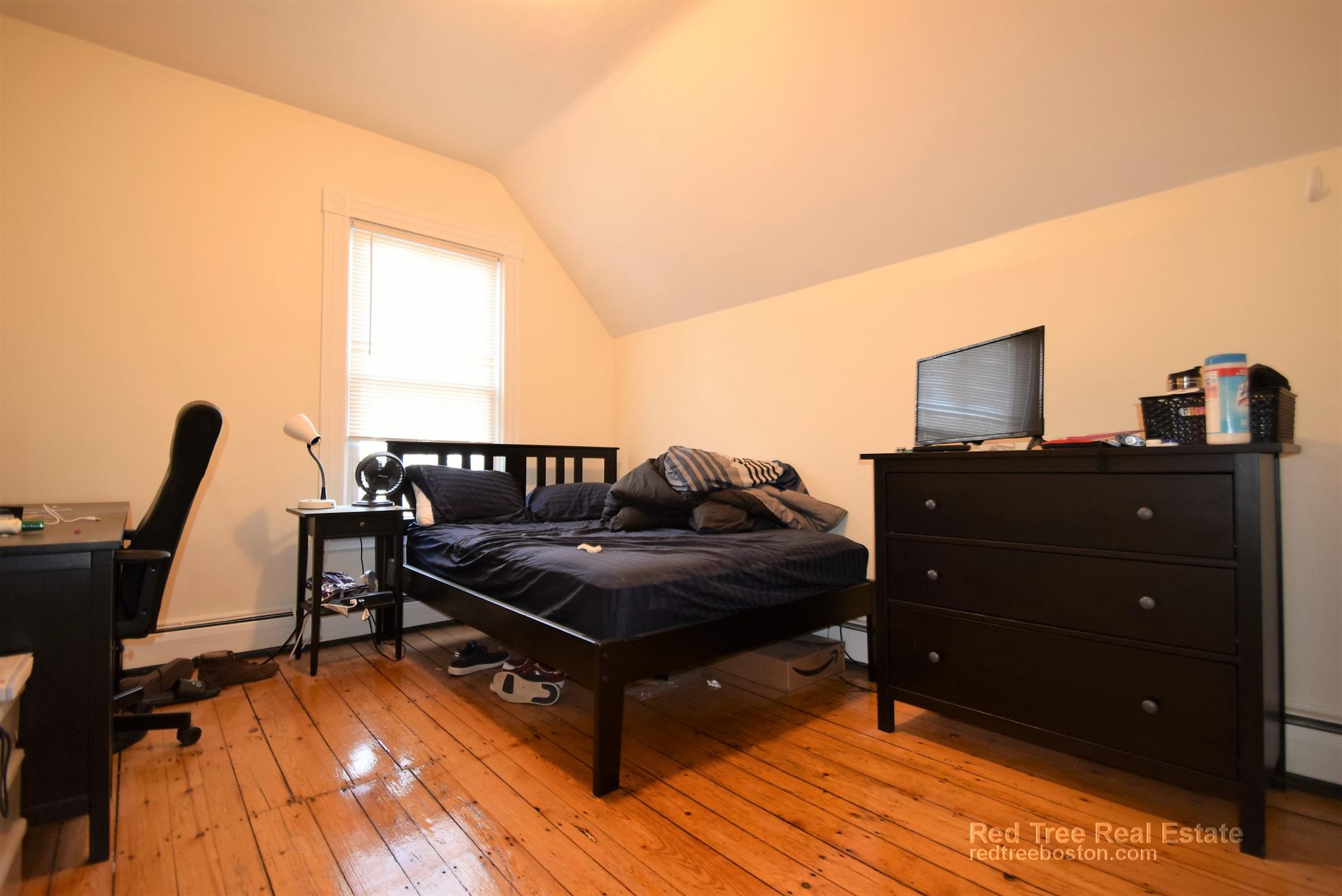 6 bed, 3 bath apartment for rent at 44 Pratt St, Allston — photo 11 of 26
