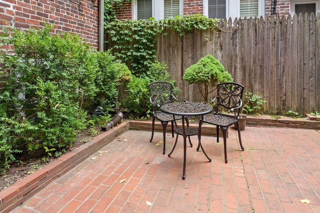 5 Melrose St, Back Bay