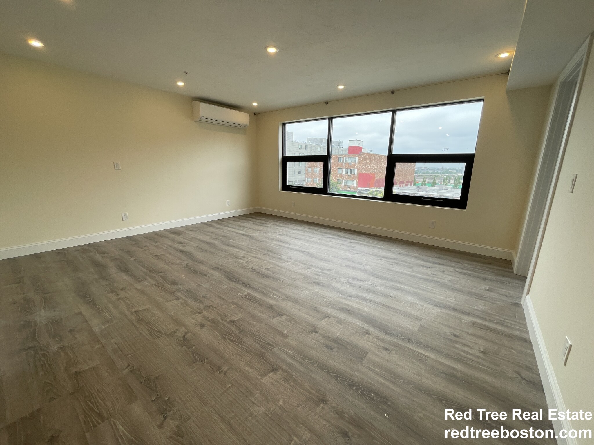 1028 Commonwealth Ave, Boston