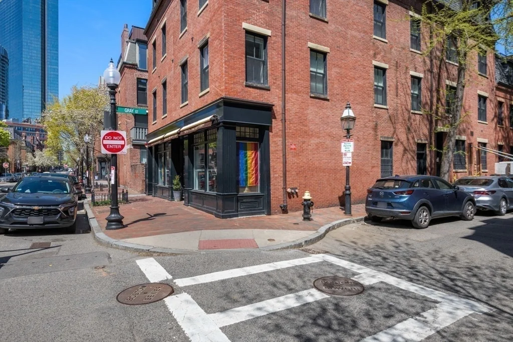 39 Clarendon St, South End