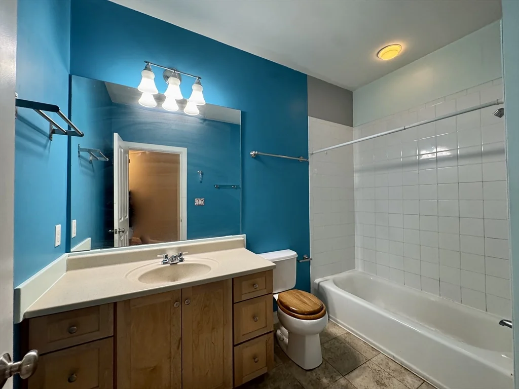 81 Westminster Ave, Roxbury