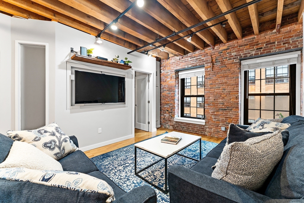 101 Broad St, Waterfront