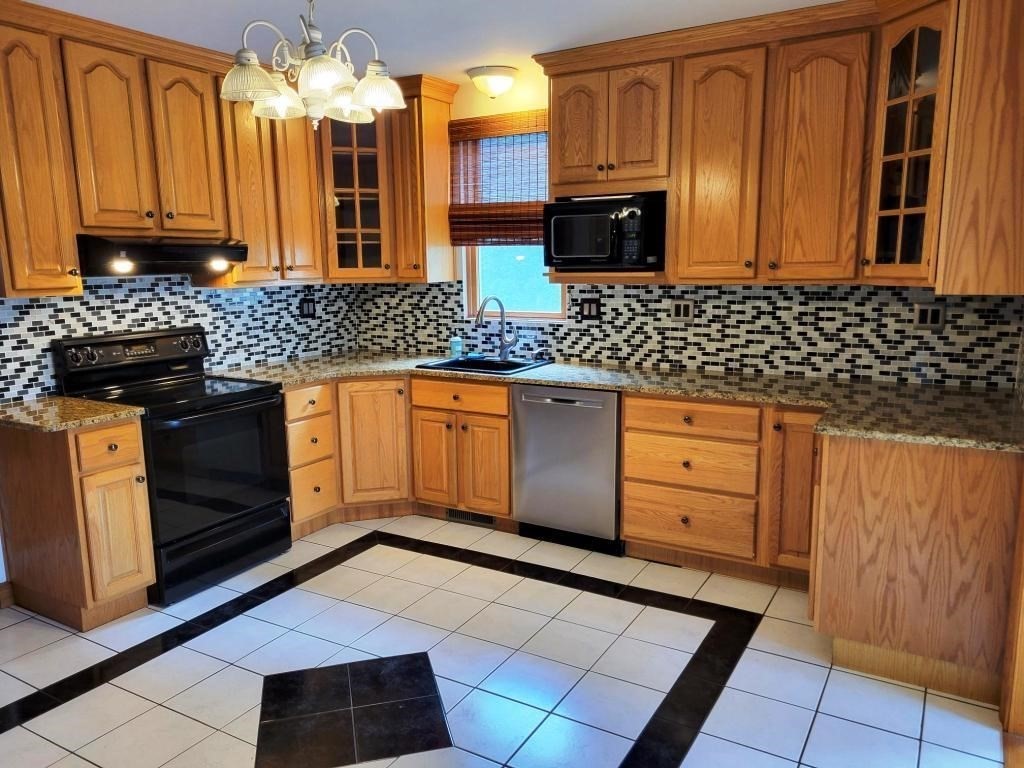 204 Massasoit Rd, Worcester