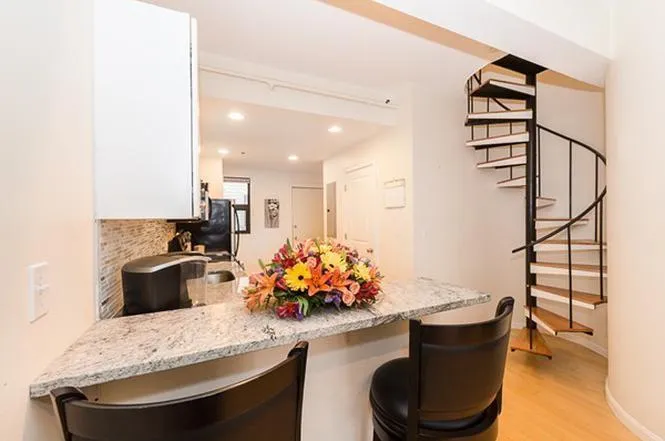 12 Stoneholm St, Fenway