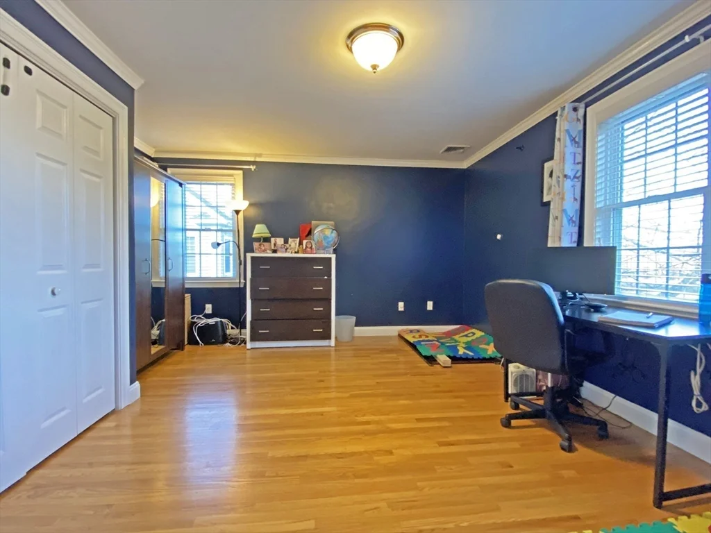 375 Lowell Ave, Newtonville