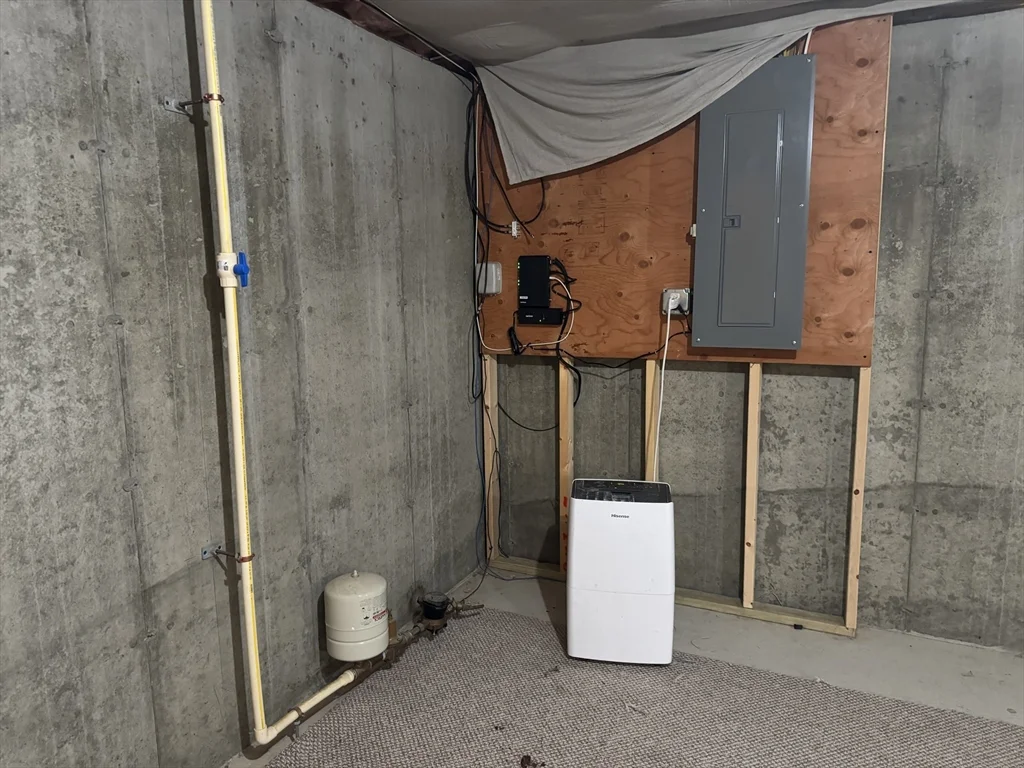 86 West St, Middleboro