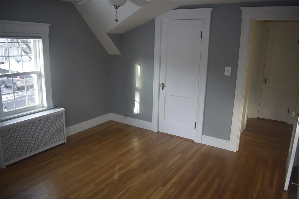 60 Park St, North Andover