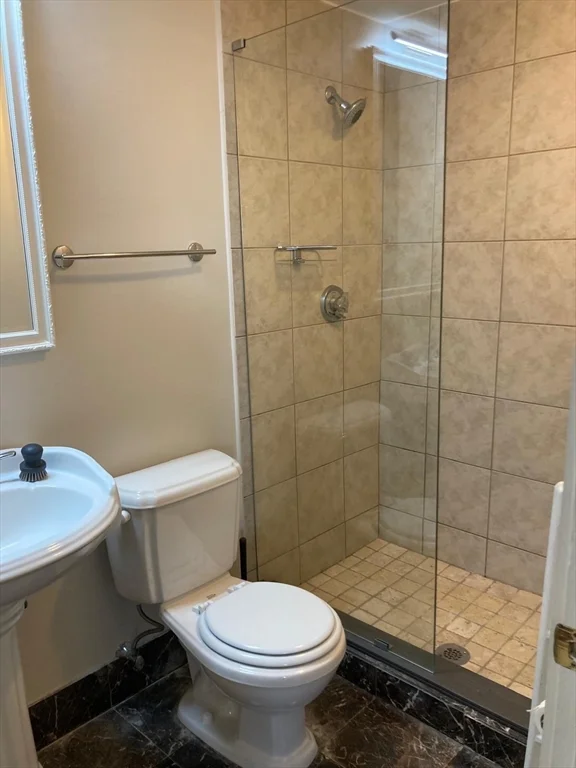 11 W Elm Ave, Quincy