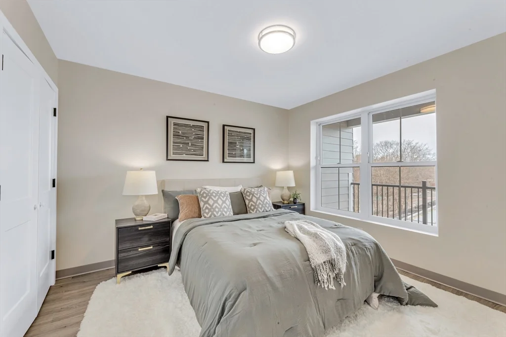 377 Cummins Highway, Roslindale