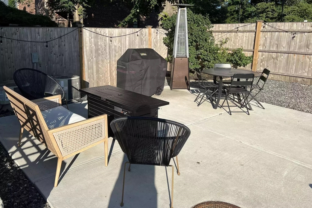 631 Saratoga St, East Boston