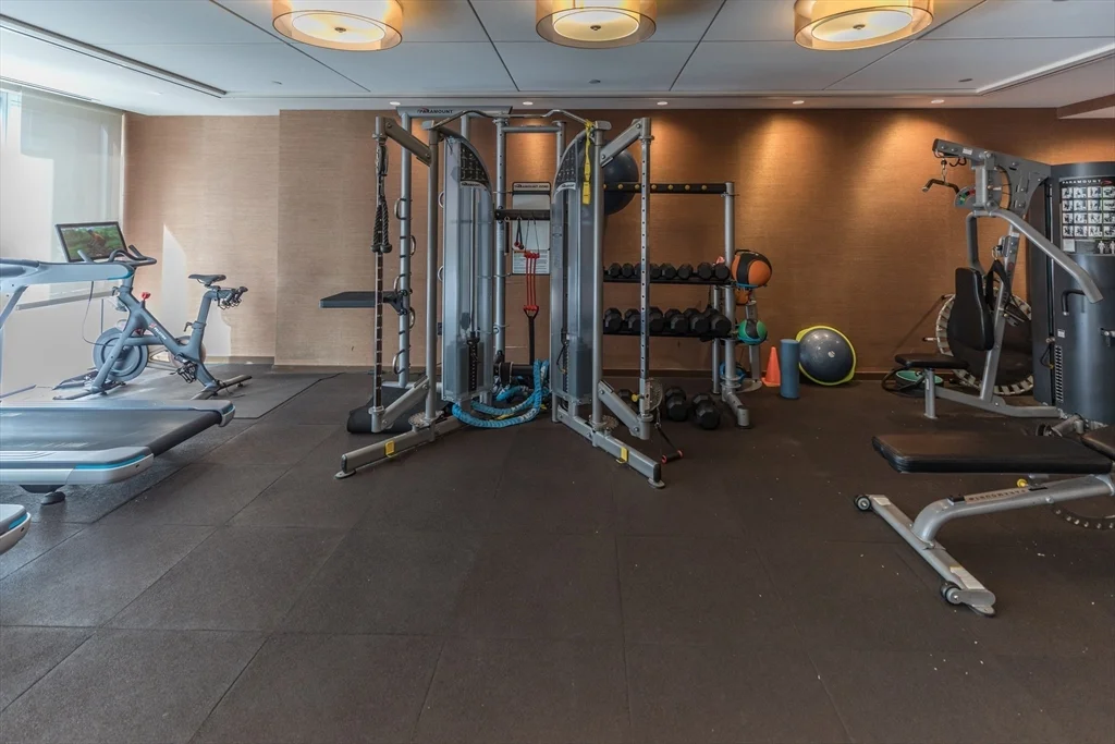 32 Traveler St, South End