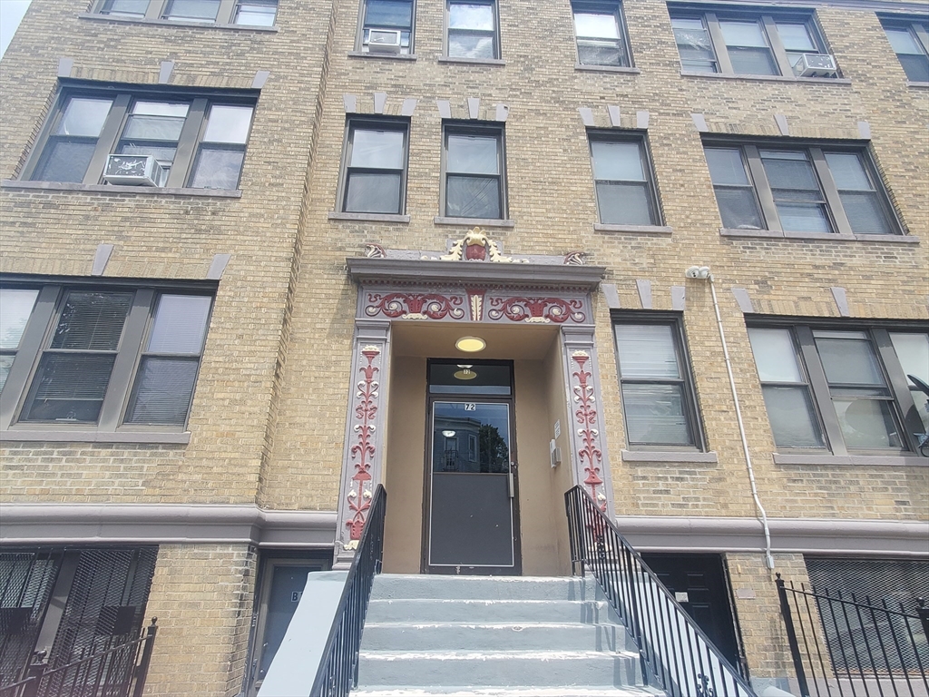 72 Walnut Park, Roxbury