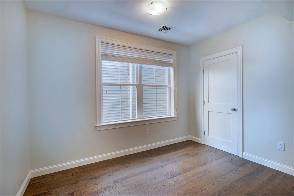 4 Kemp St, South Boston