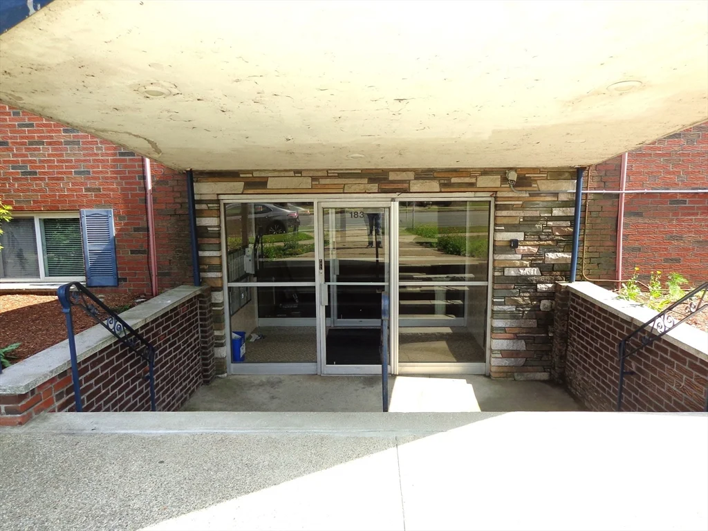 183 Mount Auburn St, Watertown