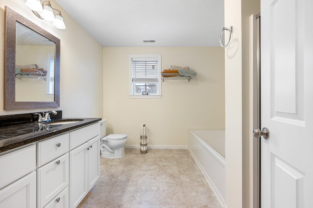 3 Moore Dr, Millbury