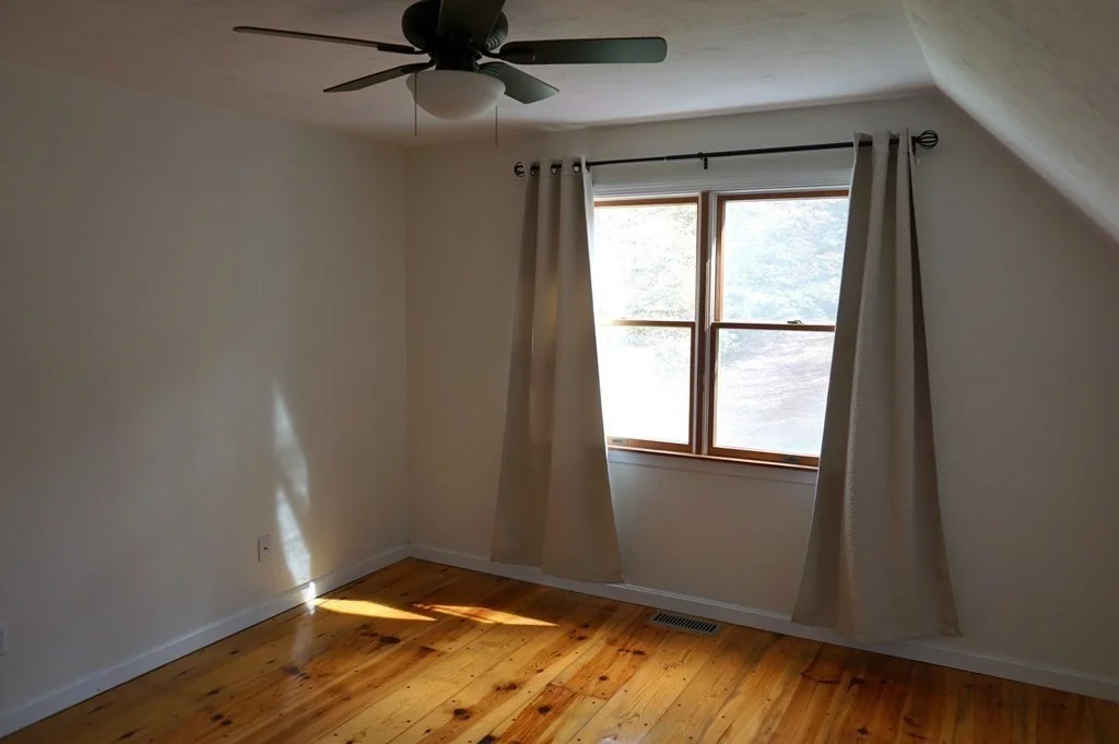 90 Groton St, Pepperell