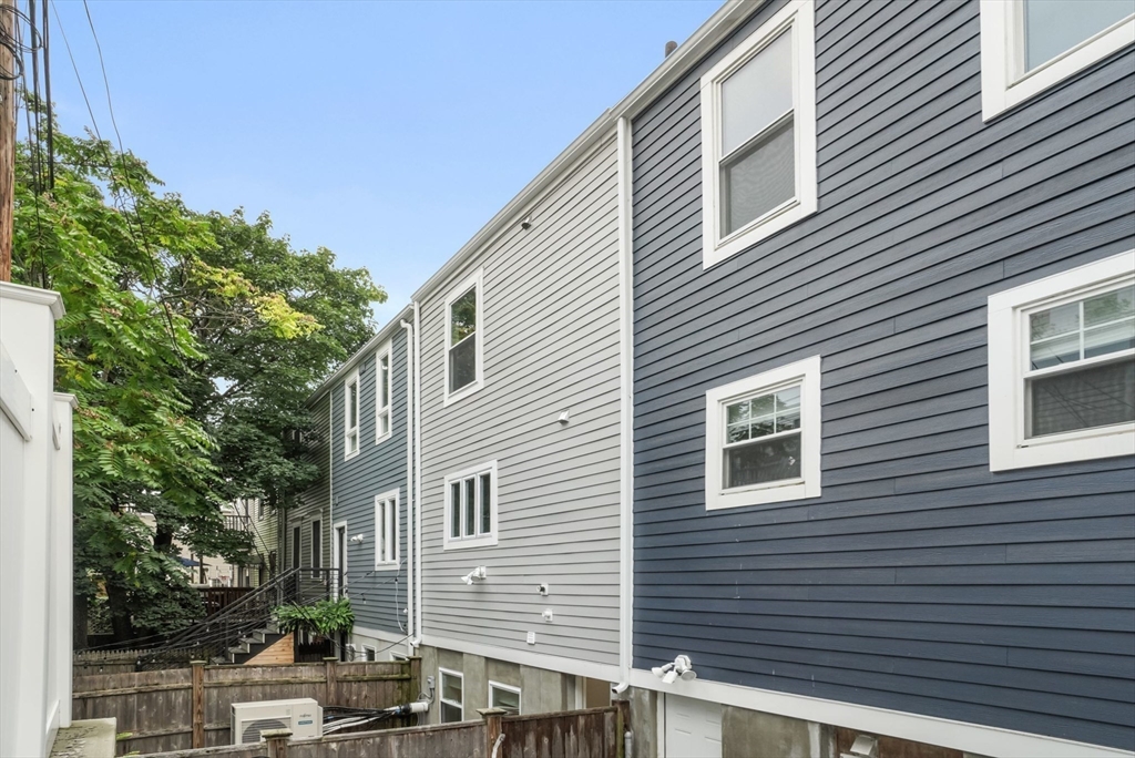 12 Colebrook St, South Boston