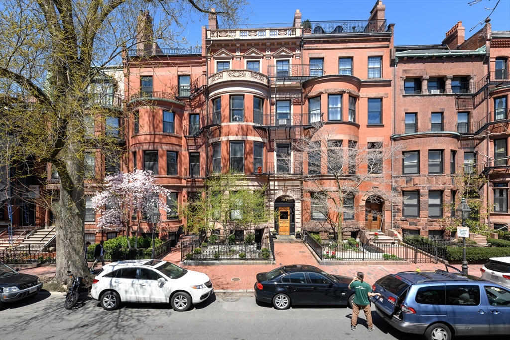 261 Marlborough St, Back Bay