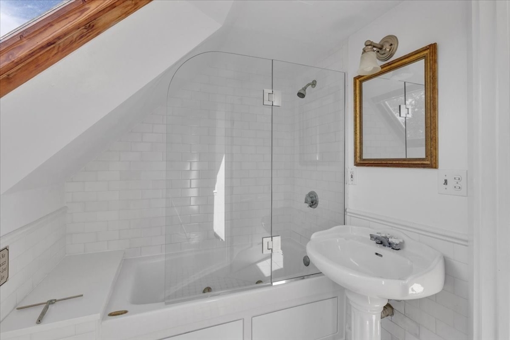 325 Western Ave, Riverside