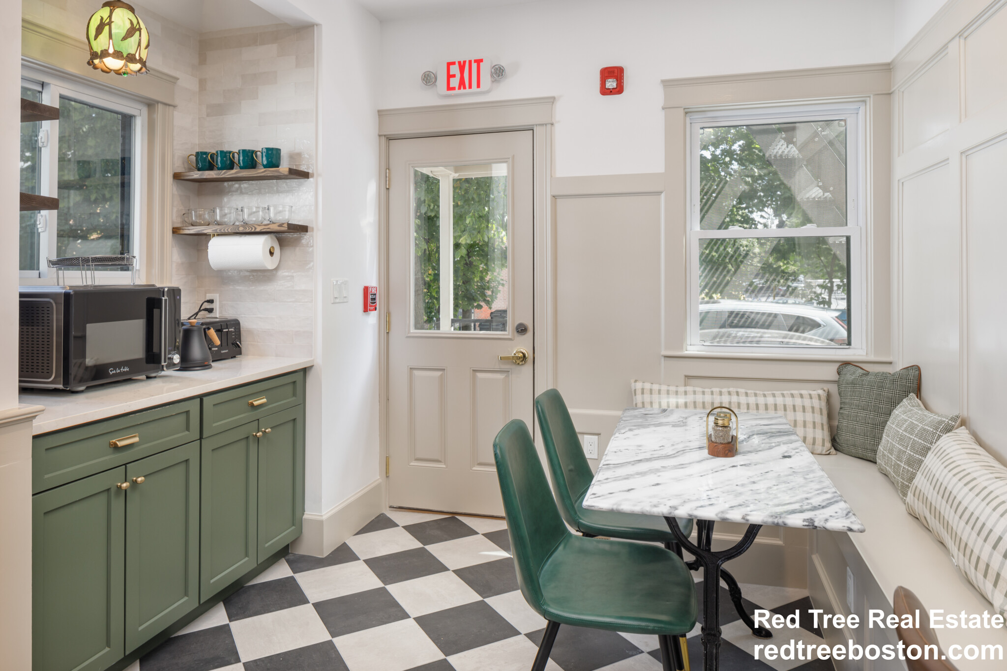 44 Winslow Rd, North Brookline