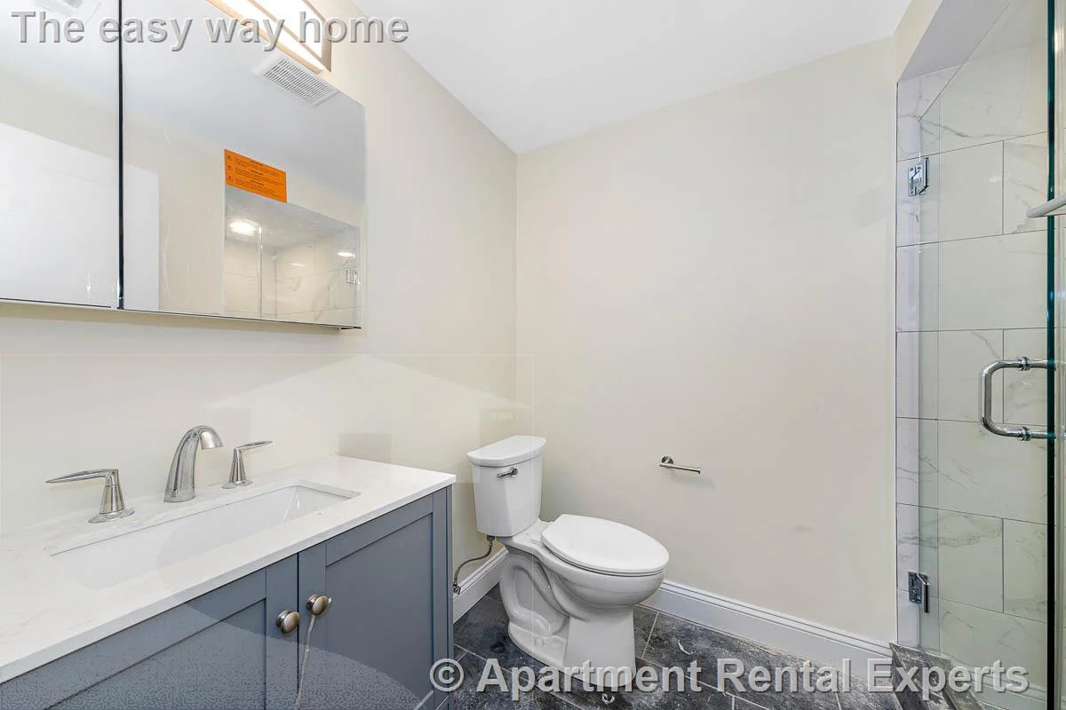 70-72 Stanley Ave, Tufts