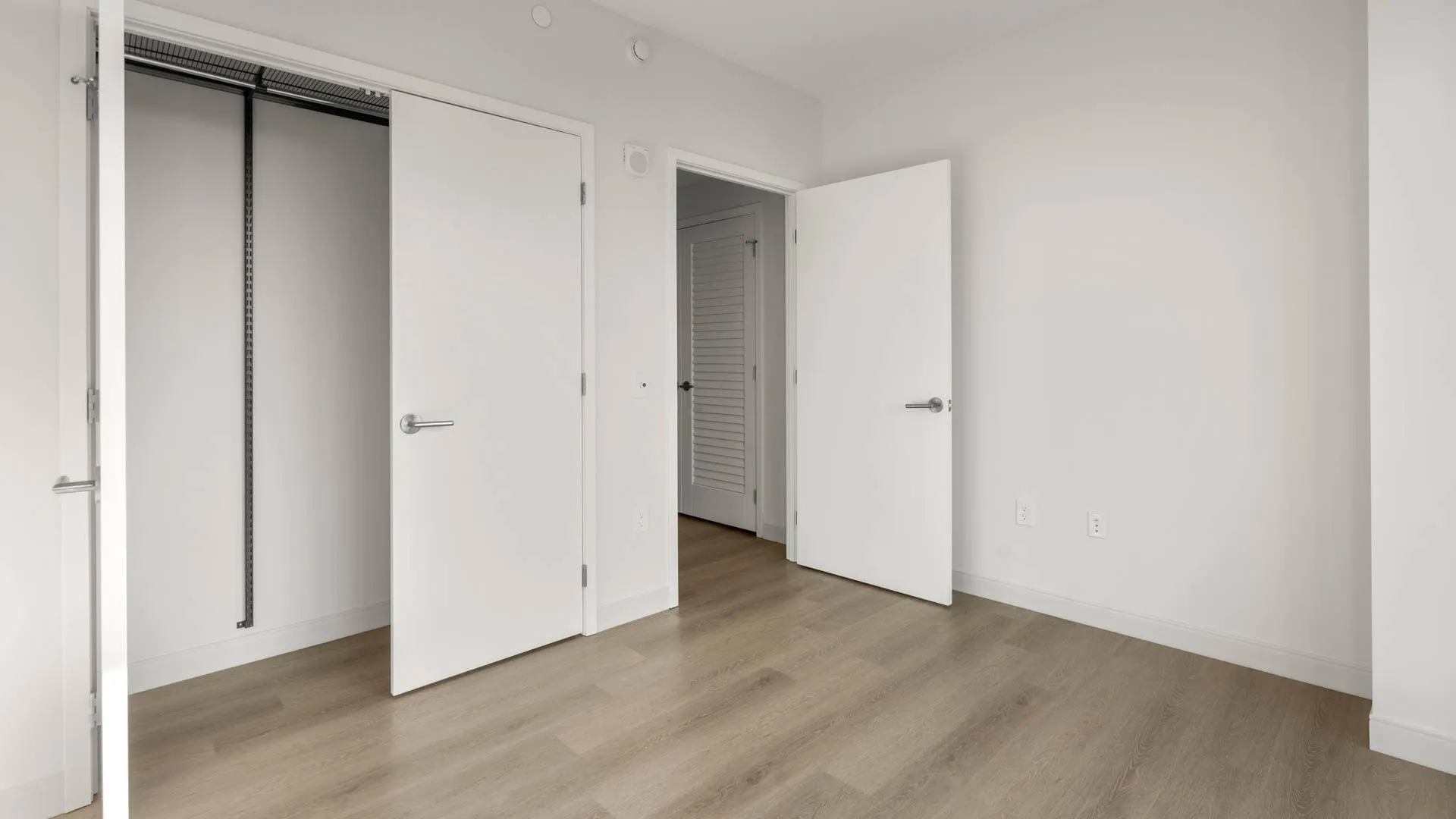 35 Lomasney Way, West End