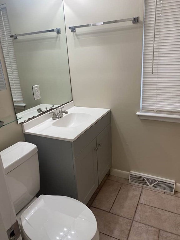 231 Lake St, Weymouth