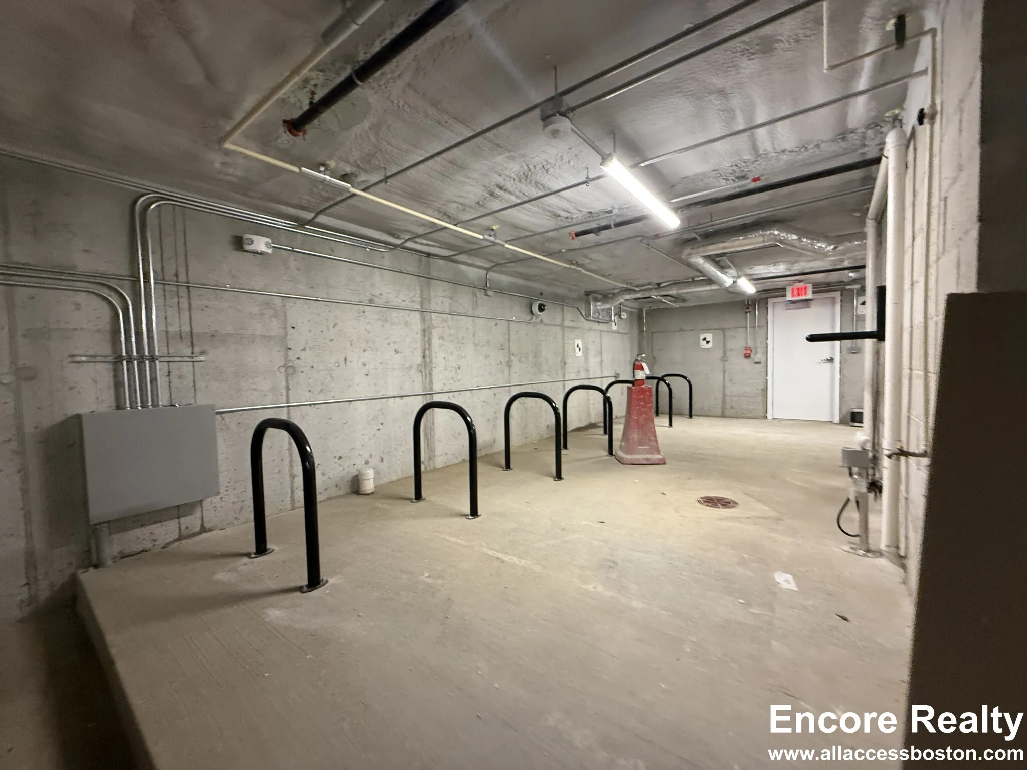 199 Gardner St, West Roxbury