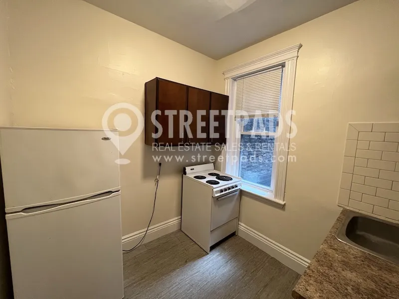 27 Park Dr, Fenway
