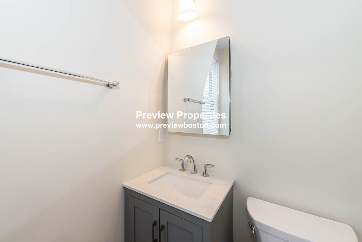 5 Malvern Ter, South Medford