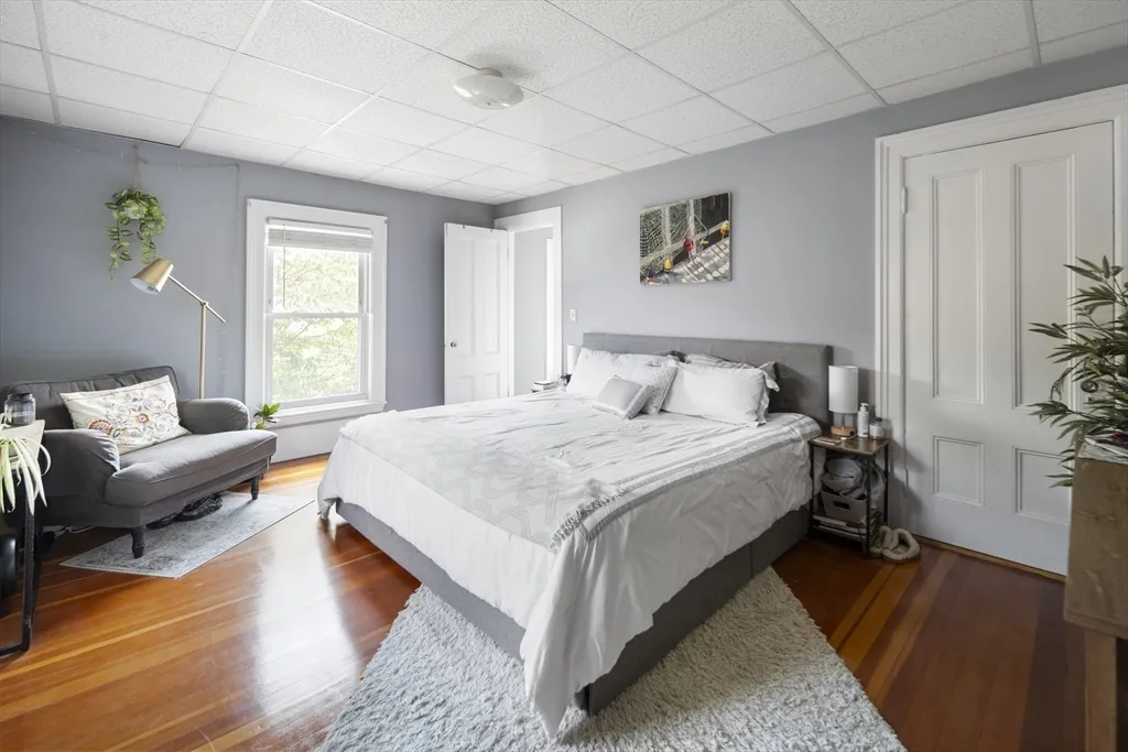 38 Spring, Spring Hill