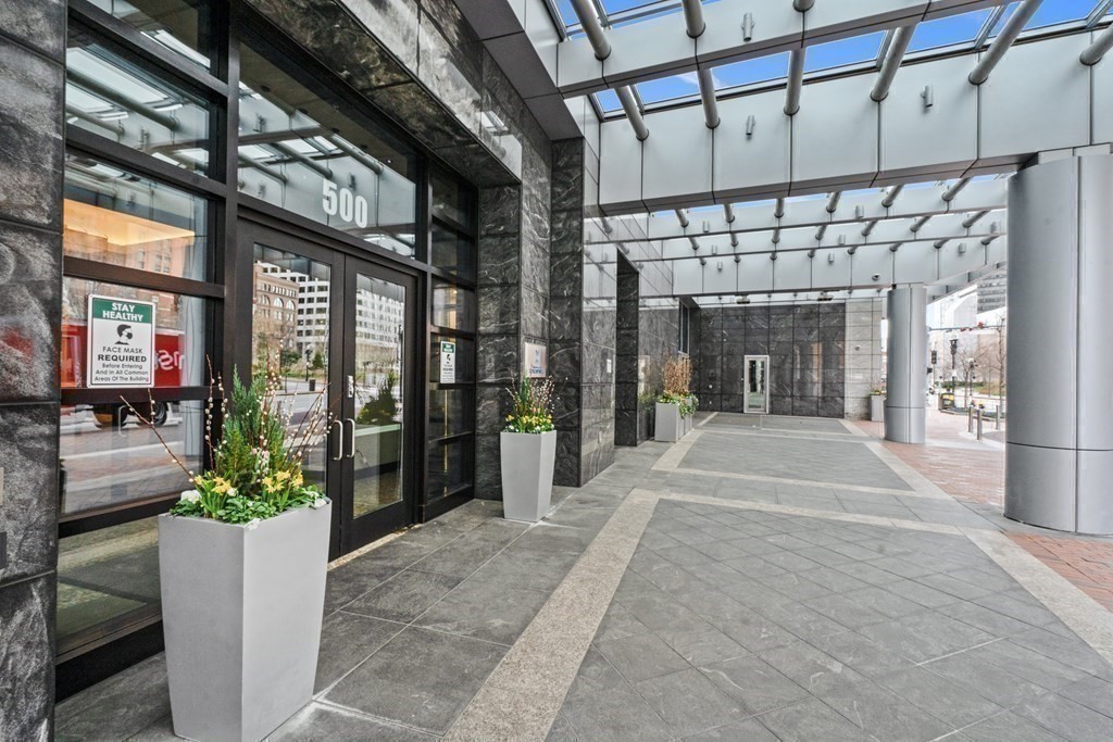 500 Atlantic Ave, Waterfront