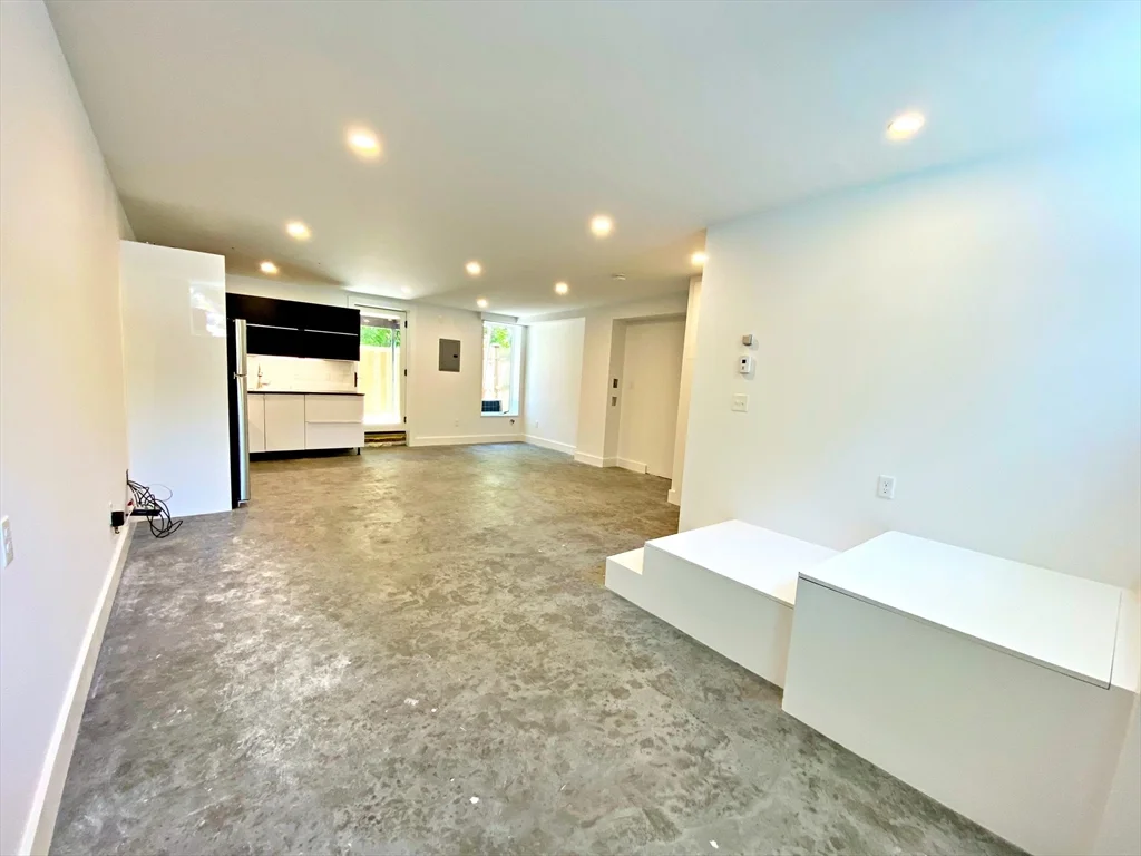 406 Sumner St, East Boston