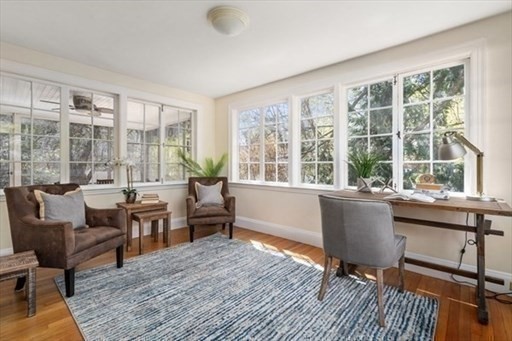 5 Hammond St, Chestnut Hill