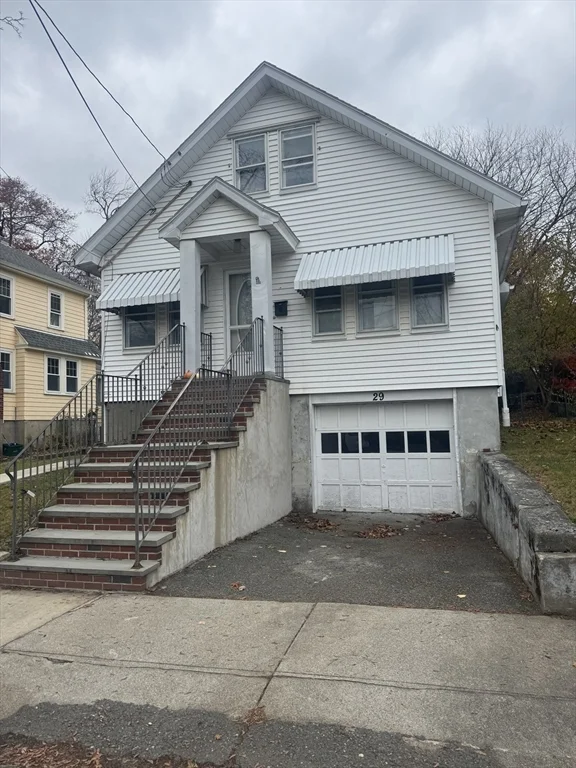 29 Brewster St, Medford