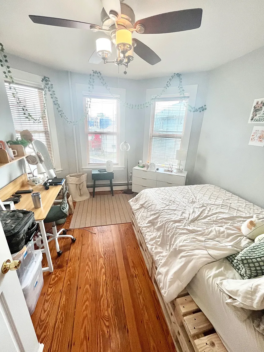 180 Hillside St, Mission Hill