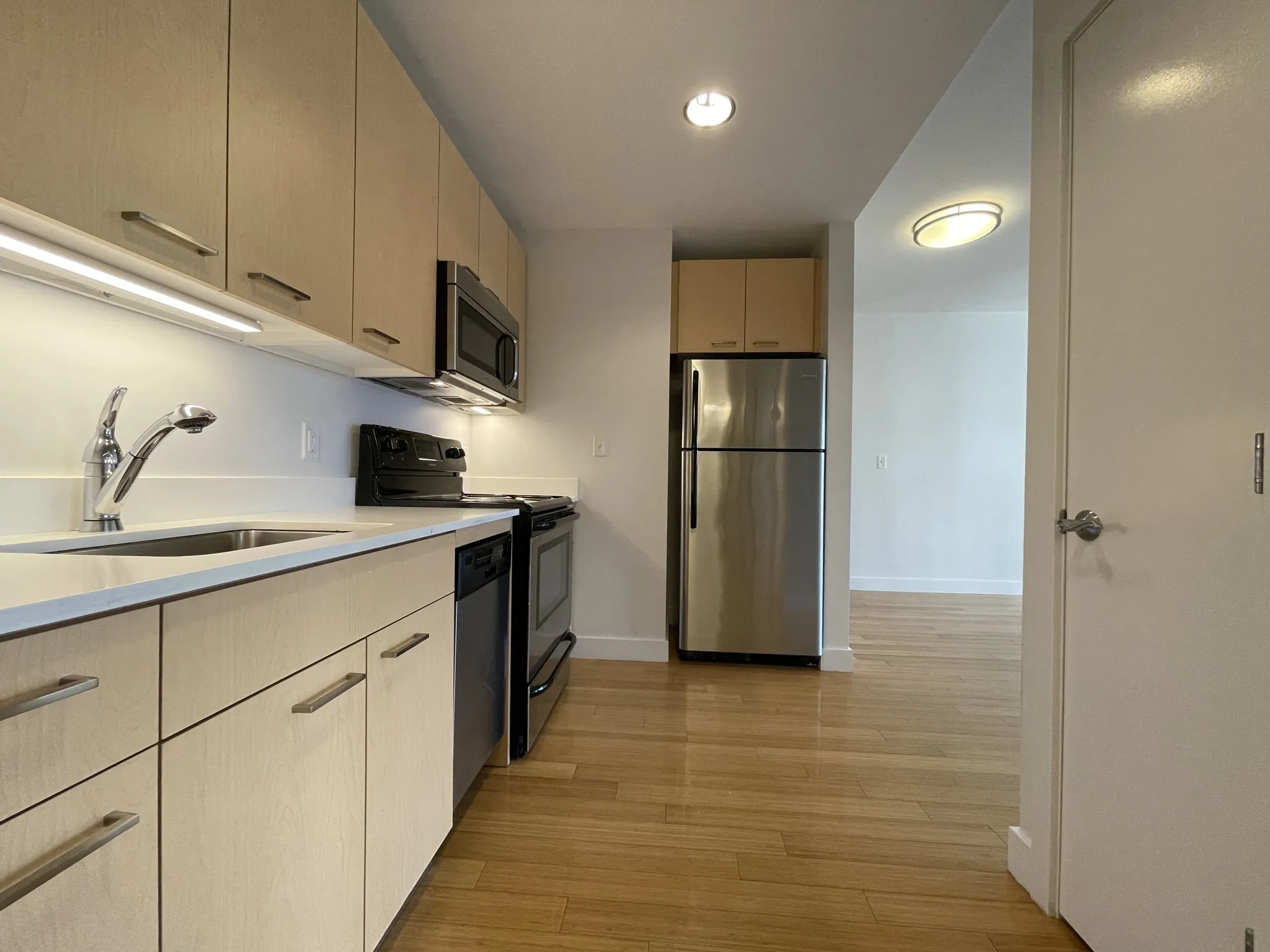 1085 Boylston St, Fenway