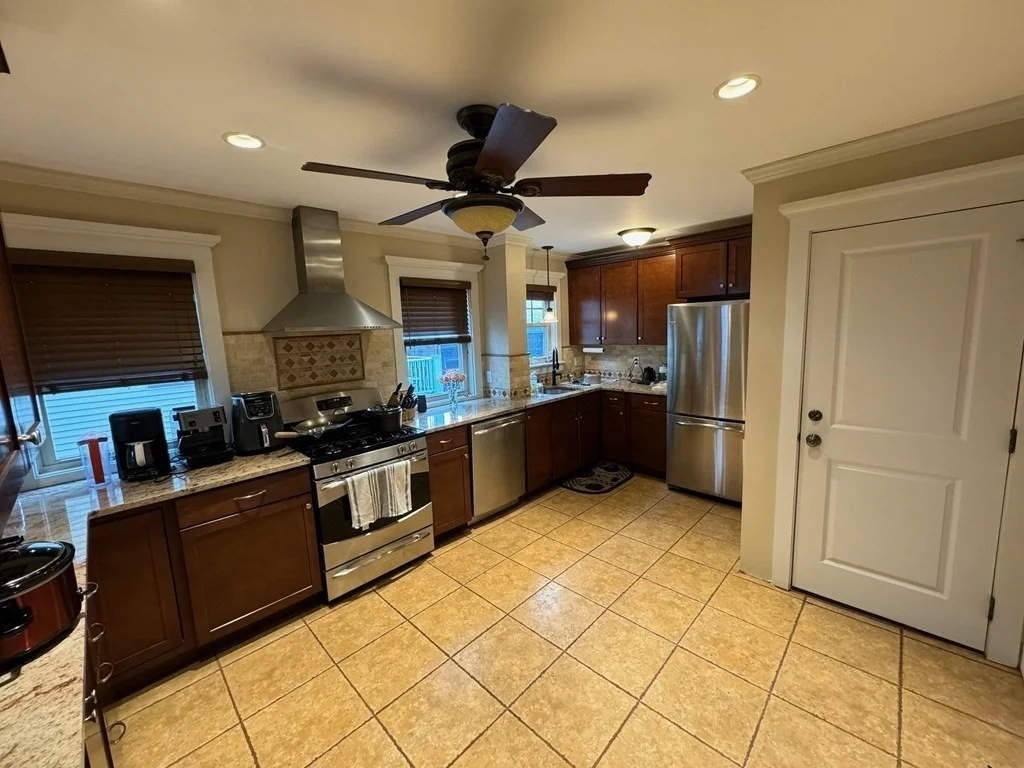 40 Sydney, Somerville