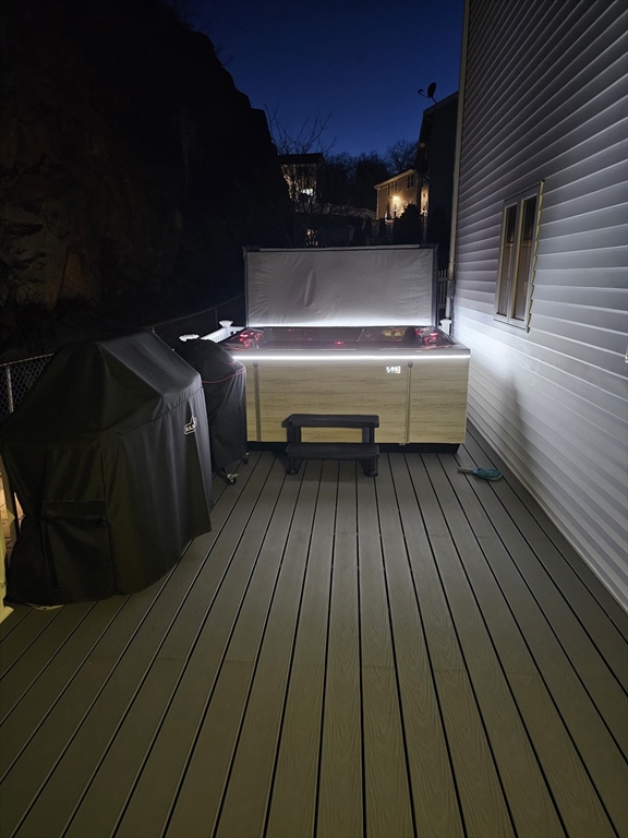 6 Gedney Dr, Peabody