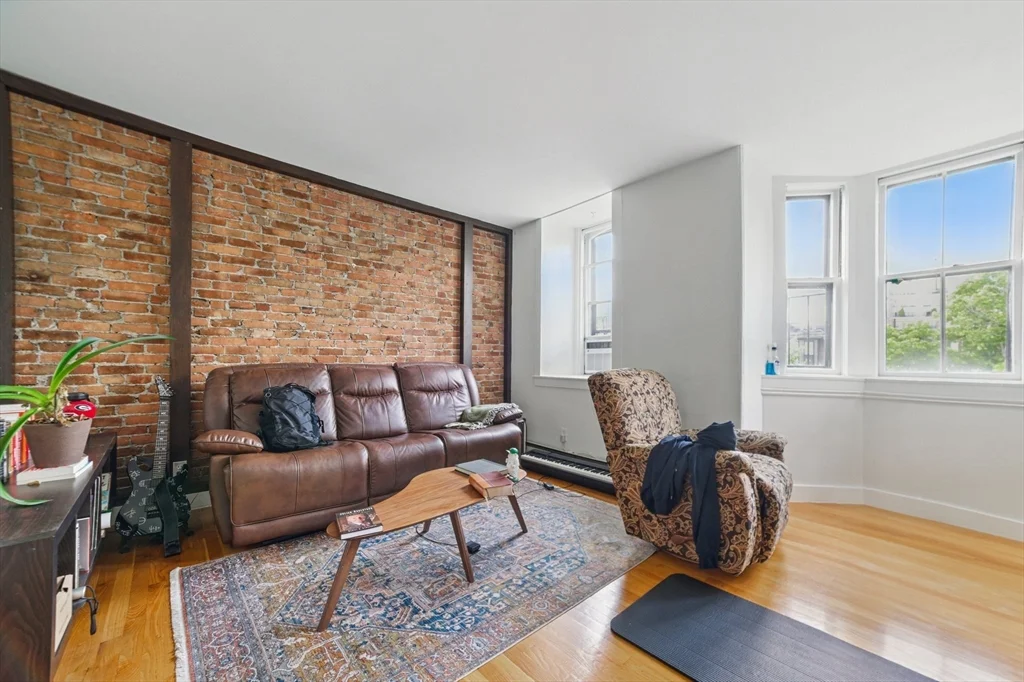 102 Appleton St, South End
