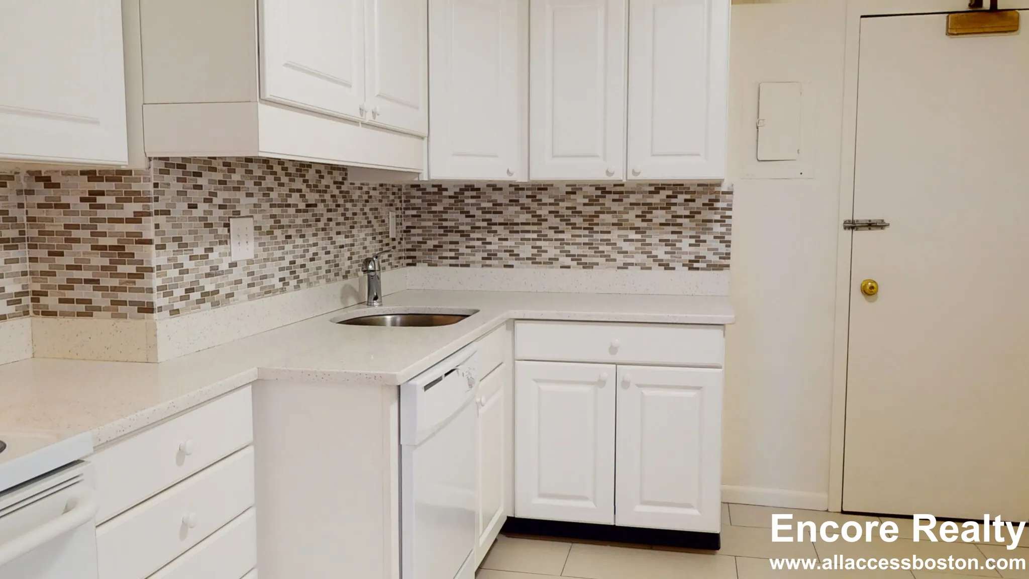 101 Monmouth St, Longwood