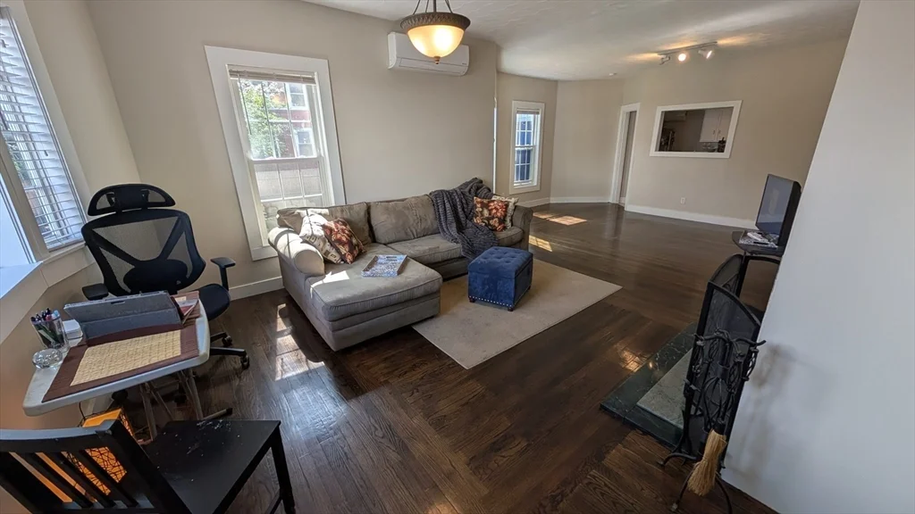 74 Sydney, Dorchester