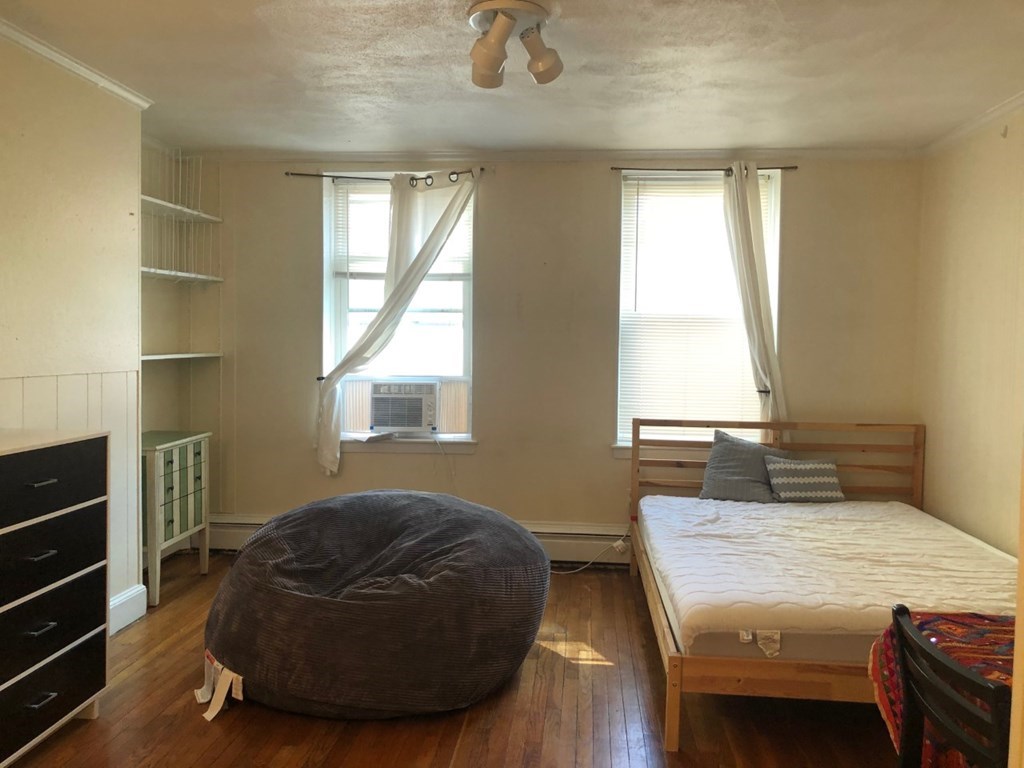 7 Aberdeen St, Fenway