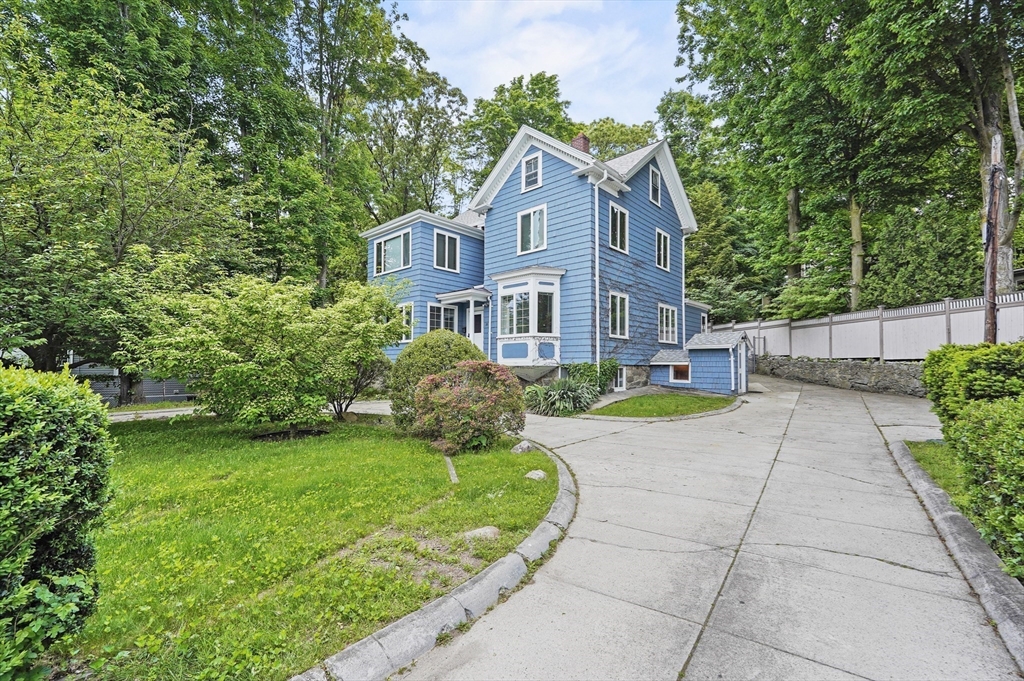 20 Willow St, Newton