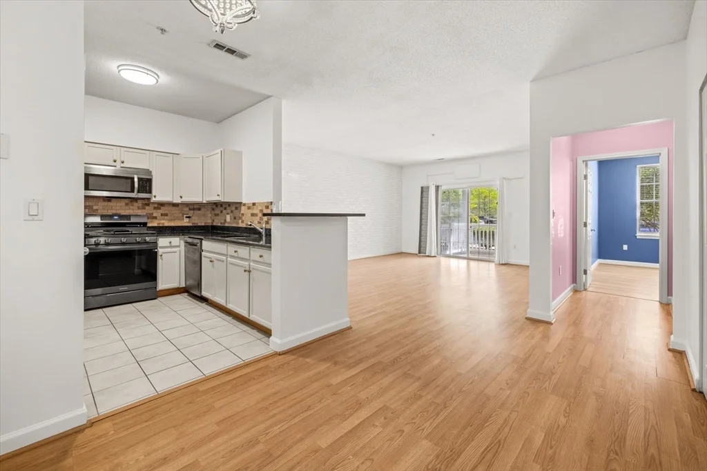 21 Hampshire Rd, Methuen