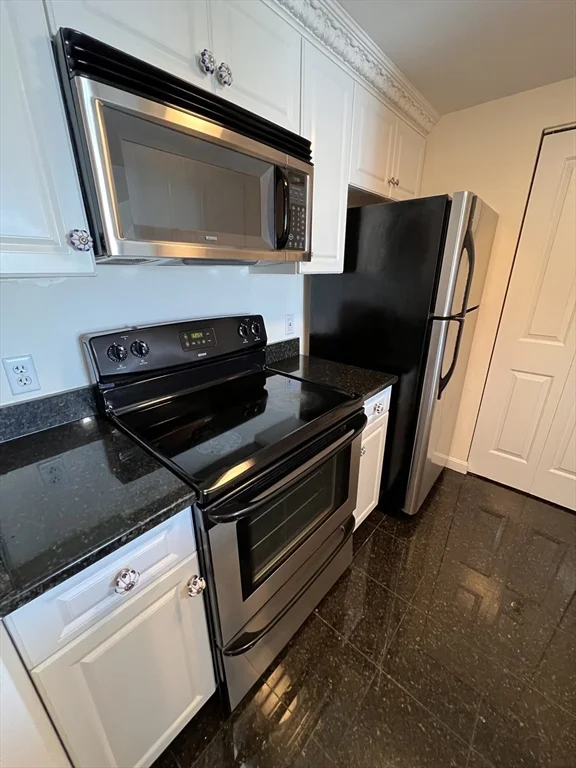 8 Museum Way, East Cambridge