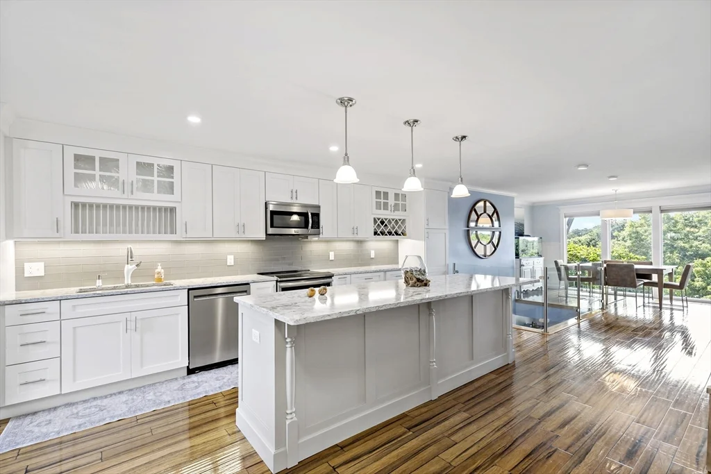 24 Ships View Ter, Buzzards Bay