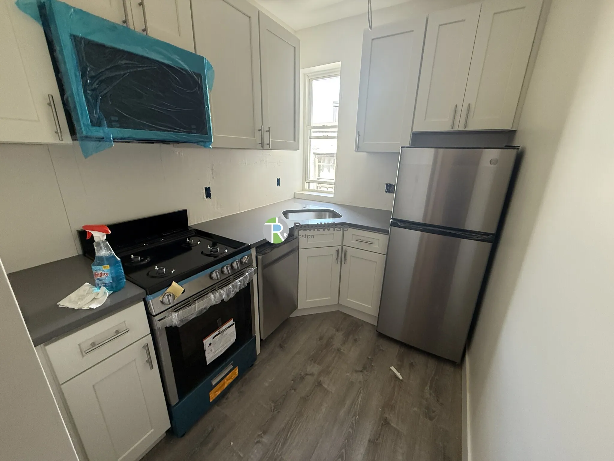 94 Brainerd Rd, Allston